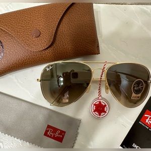 Ray-Ban Large Metal II Aviator Sunglasses (RB3026)